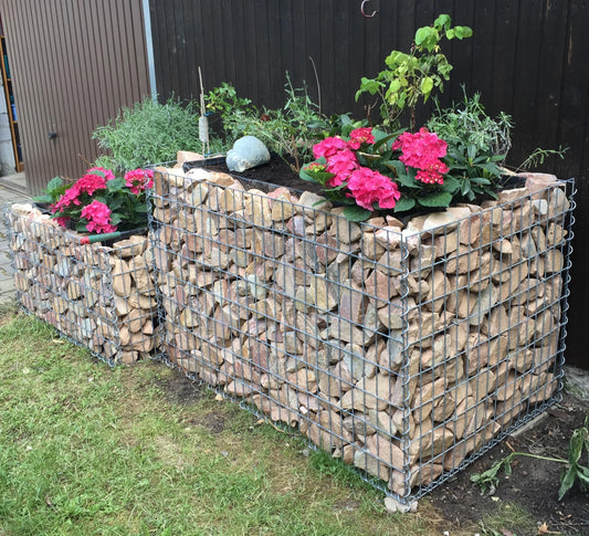 Højbed firkantet 130 cm x 80 cm x 80 cm (L x H x D), maskestørrelse 5 x 10 cm, vægtykkelse 10 cm