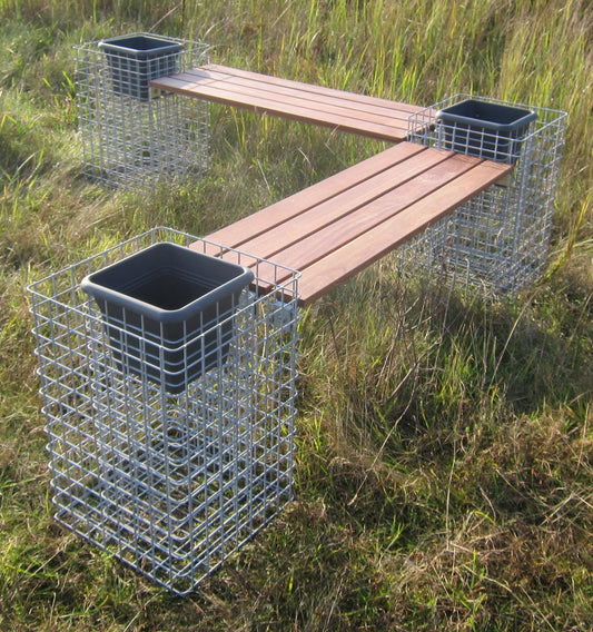 Schanskorfbank met 3 bloemenzuilen - Cumaru hout, 205 cm lang x 60 cm hoog x 37 cm diep, thermisch verzinkt, MW 5 x 5 cm