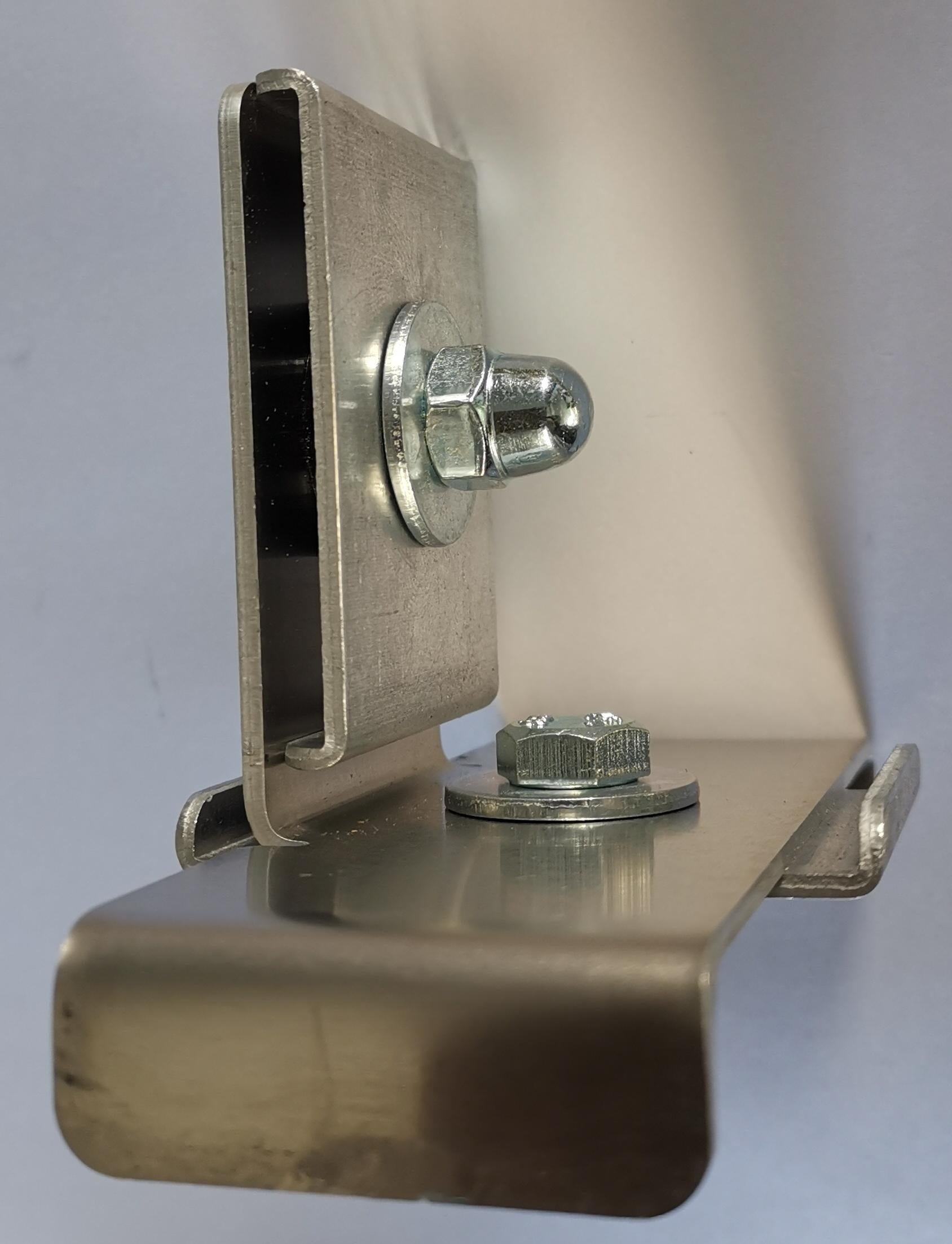 Clamp with fence holder 5 x 10 cm for double rod mat, aluminum