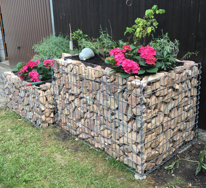 Högbädd, fyrkantig 130 cm x 80 cm x 80 cm (L x H x D), maskstorlek 5 x 10 cm, väggtjocklek 10 cm