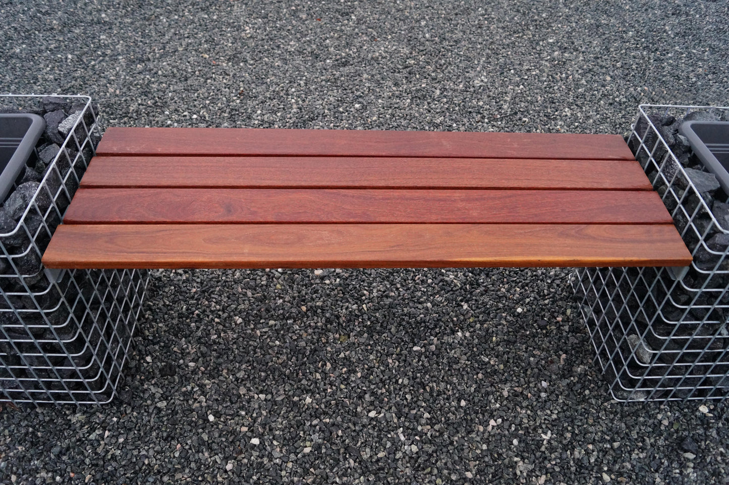 Tuinbank met 2 bloemenzuilen - Cumaru hout, 200 cm lang x 62 cm hoog x 37 cm diep, thermisch verzinkt, MW 5 x 5 cm