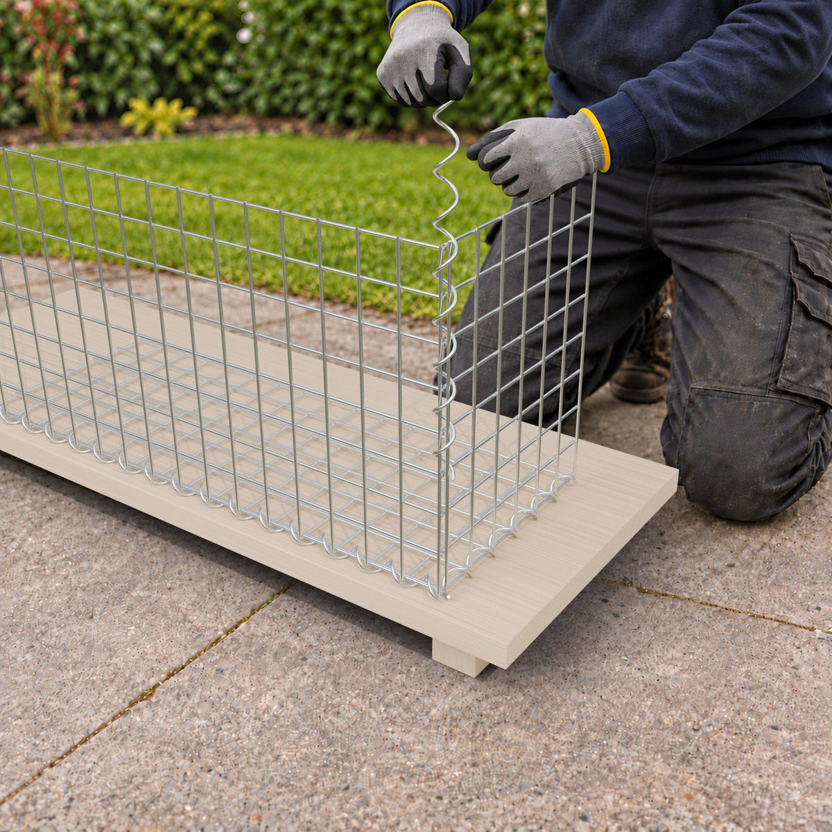 Schanskorf 80 cm x 40 cm x 30 cm (L x H x D), maaswijdte 5 cm x 5 cm, spiraalvormig