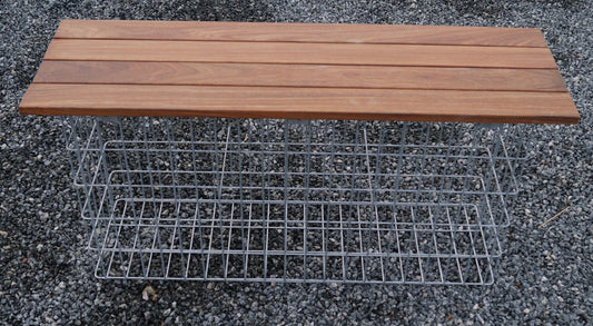 Schanskorfbank van Cumaru-hout, 115 cm lang x 50 cm hoog x 42 cm diep, thermisch verzinkt, MW 5 x 10 cm